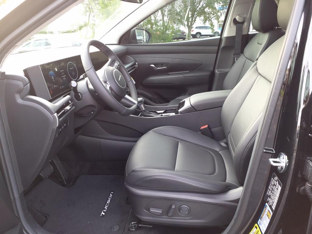 Vehicle image 23 of 41