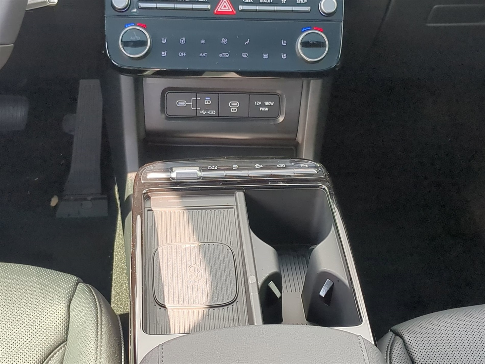 Vehicle image 25 of 38