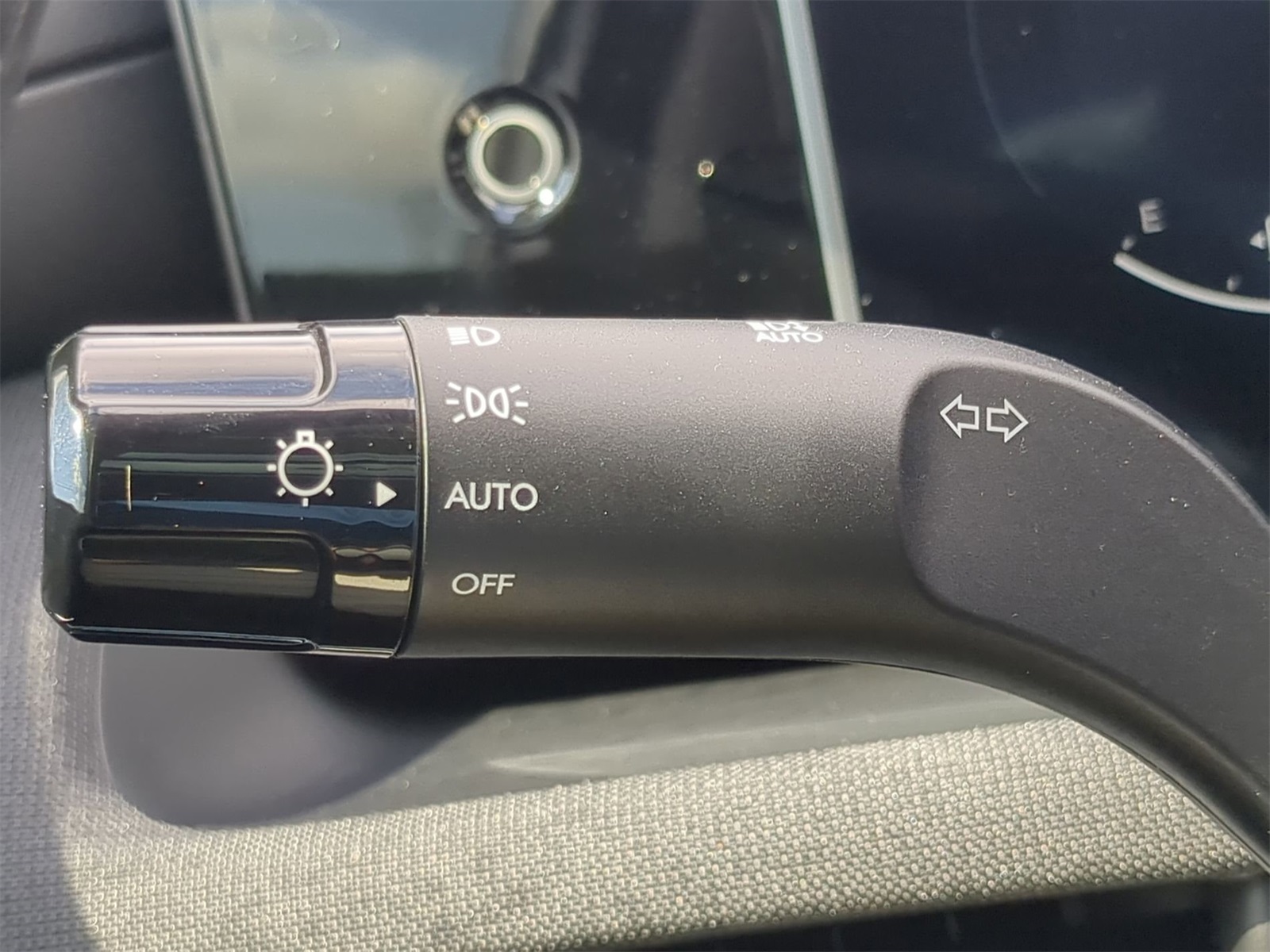 Vehicle image 34 of 38