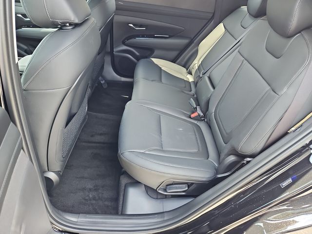 Vehicle image 7 of 12