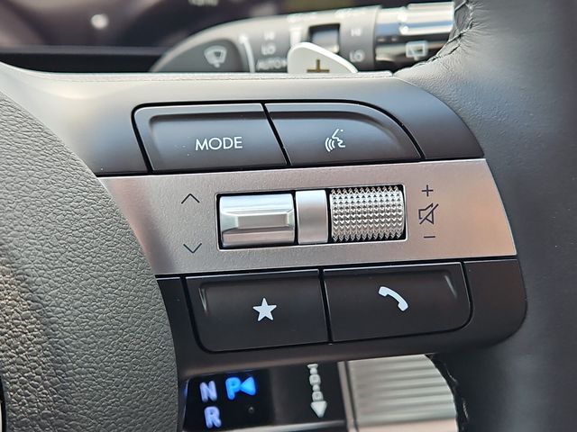 Vehicle image 11 of 12