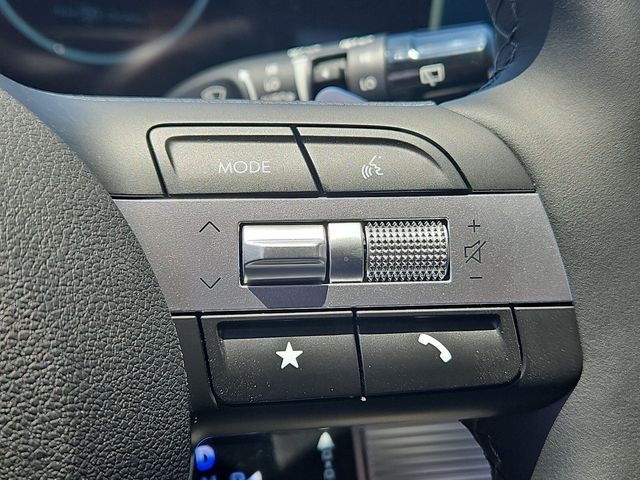 Vehicle image 11 of 12