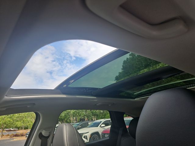 Vehicle image 6 of 12