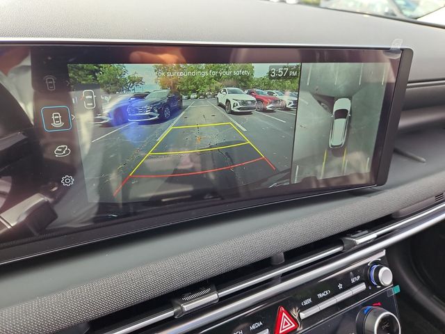 Vehicle image 8 of 12