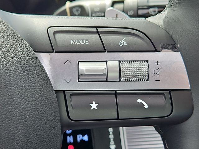 Vehicle image 11 of 12