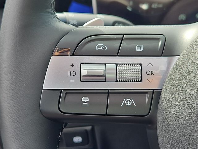 Vehicle image 10 of 12