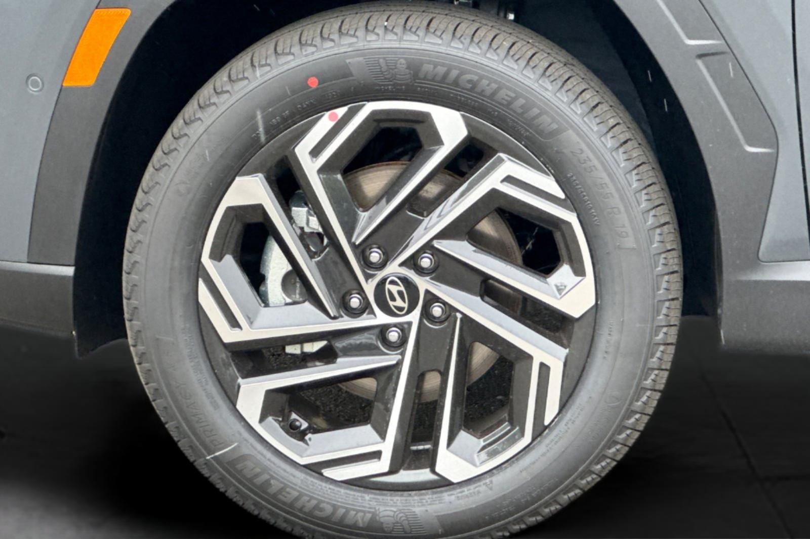 2025 Hyundai Tucson Limited Image 10 of 37