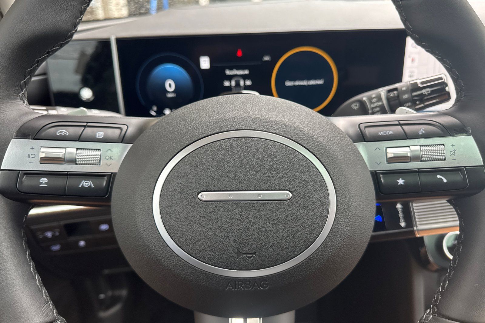 2025 Hyundai Tucson Limited Image 16 of 37