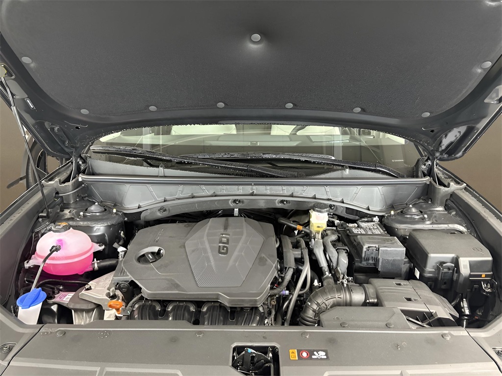 Vehicle image 32 of 42
