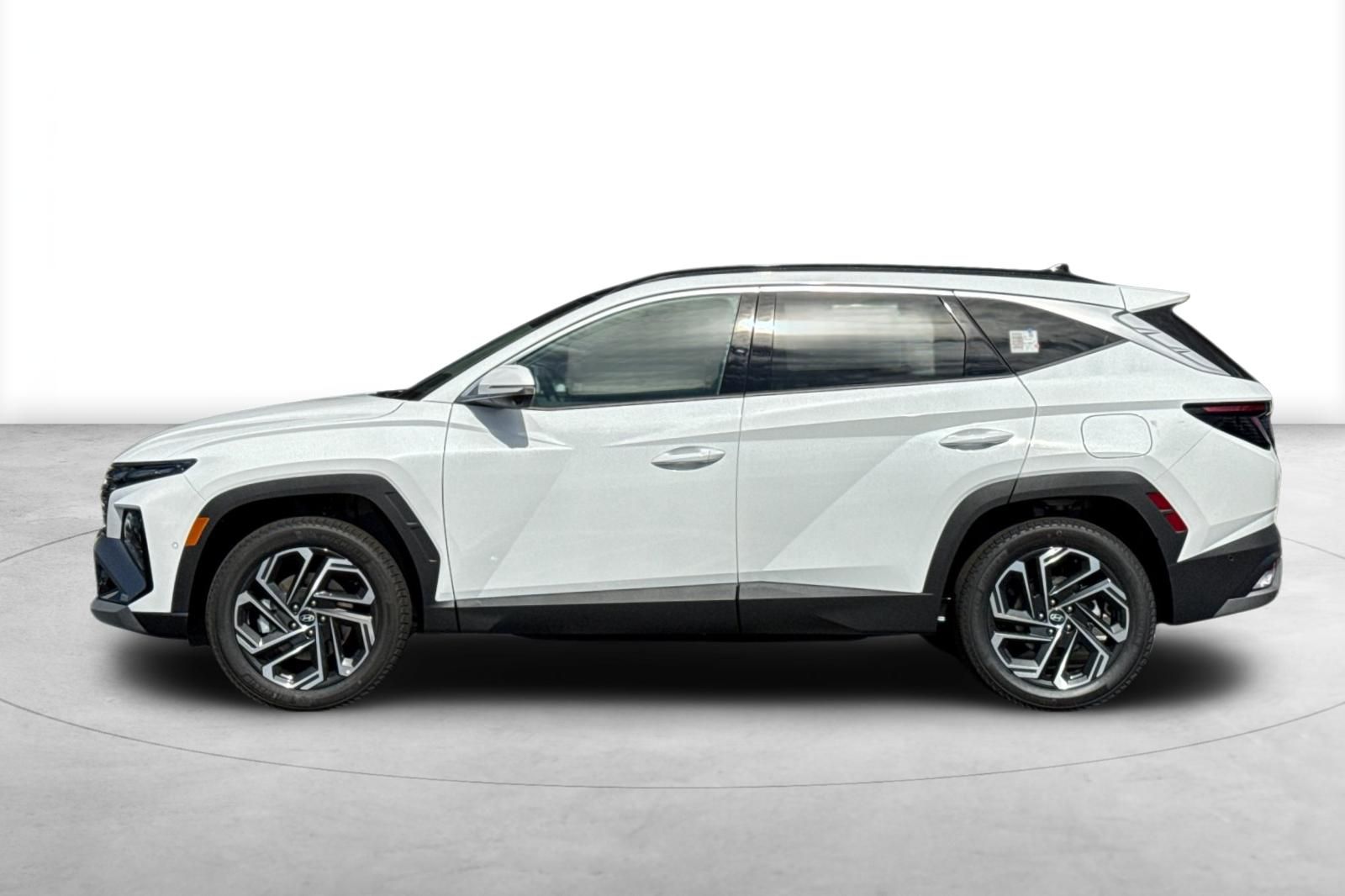 2025 Hyundai Tucson Limited Image 9 of 36