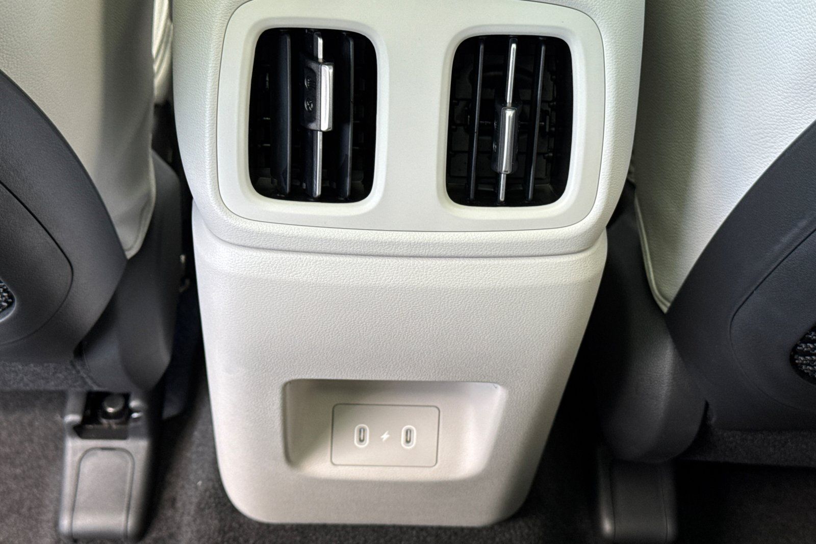 2025 Hyundai Tucson Limited Image 28 of 36