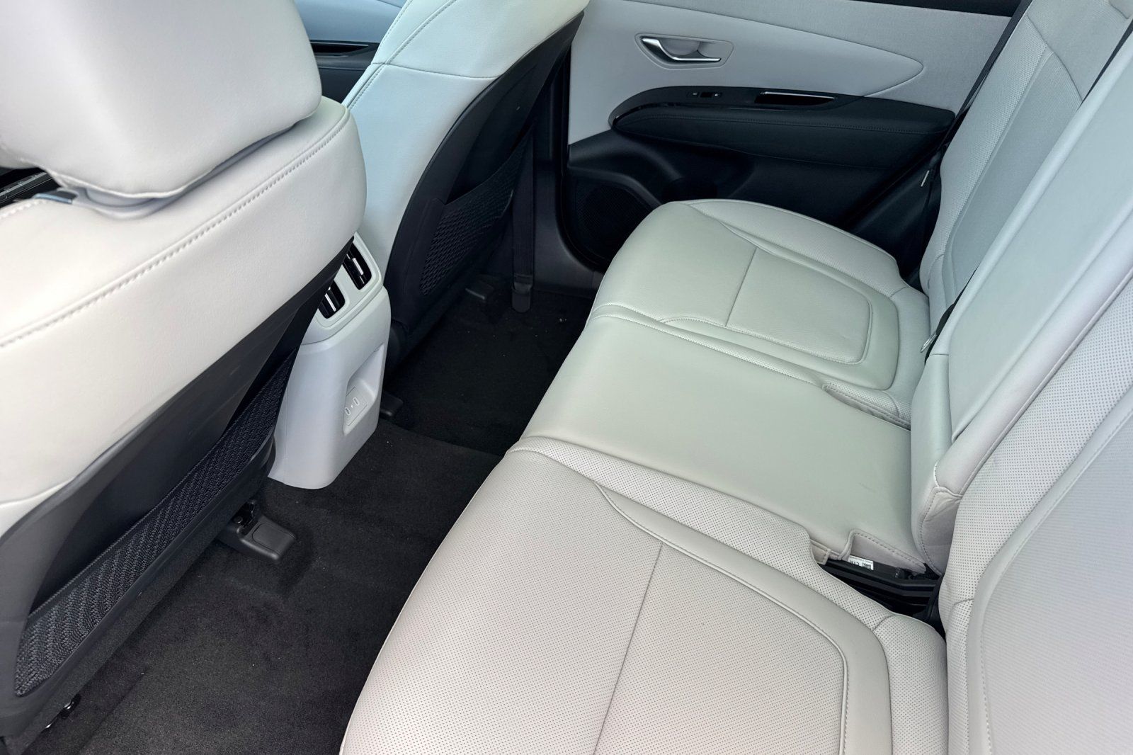 2025 Hyundai Tucson Limited Image 12 of 36