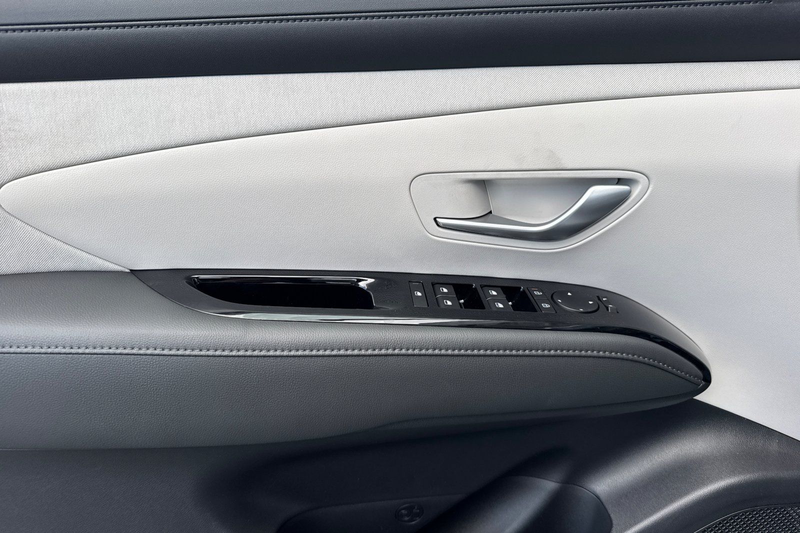 2025 Hyundai Tucson Limited Image 25 of 36