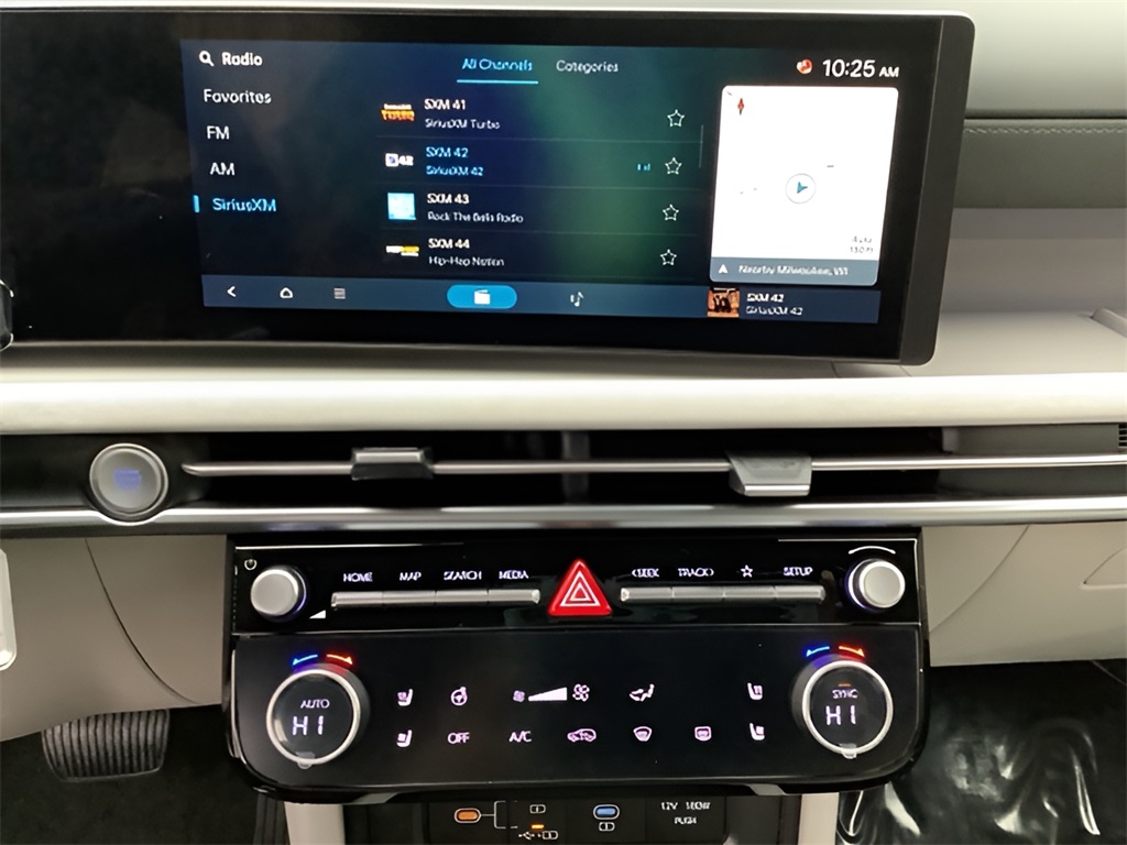 Vehicle image 21 of 33