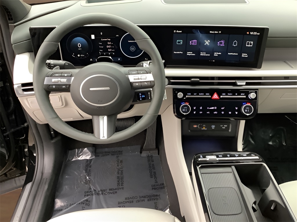 Vehicle image 23 of 33