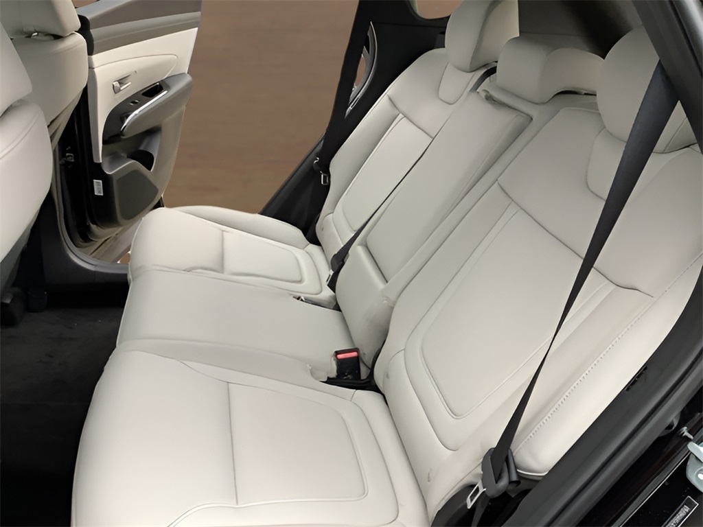 Vehicle image 15 of 33