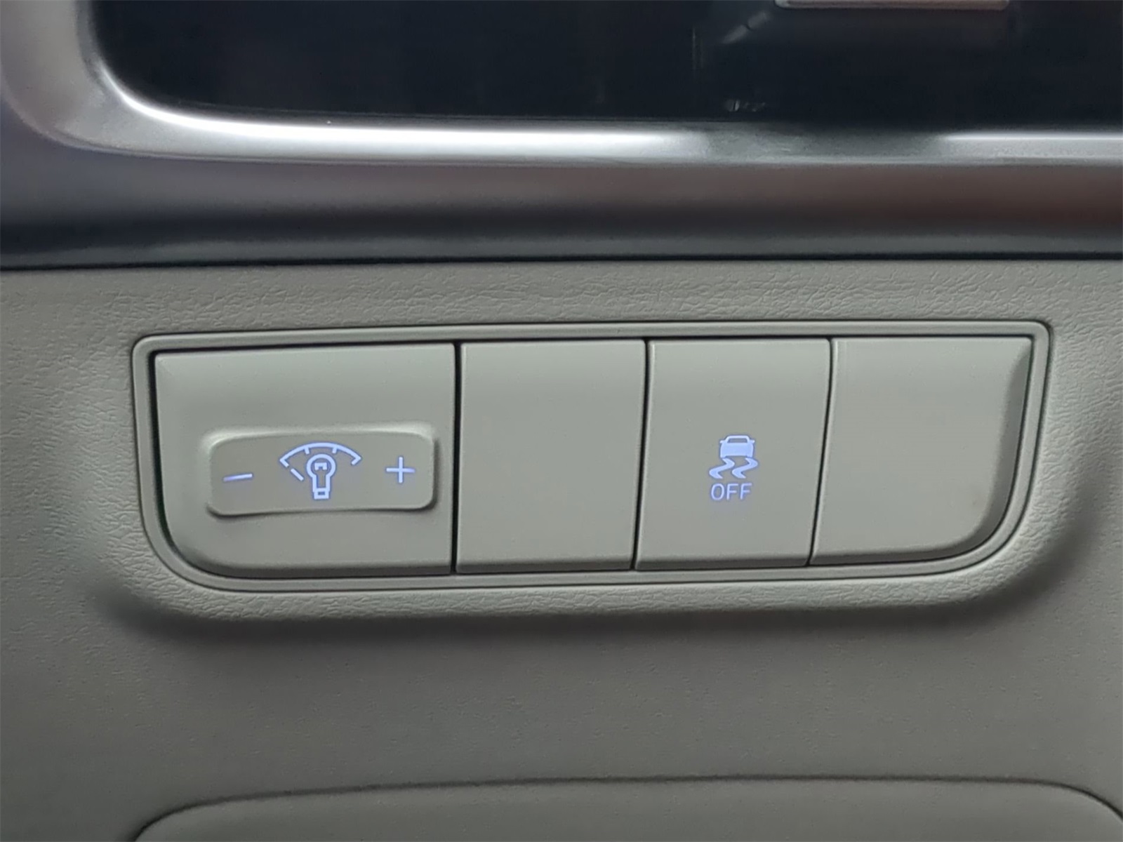 Vehicle image 33 of 38