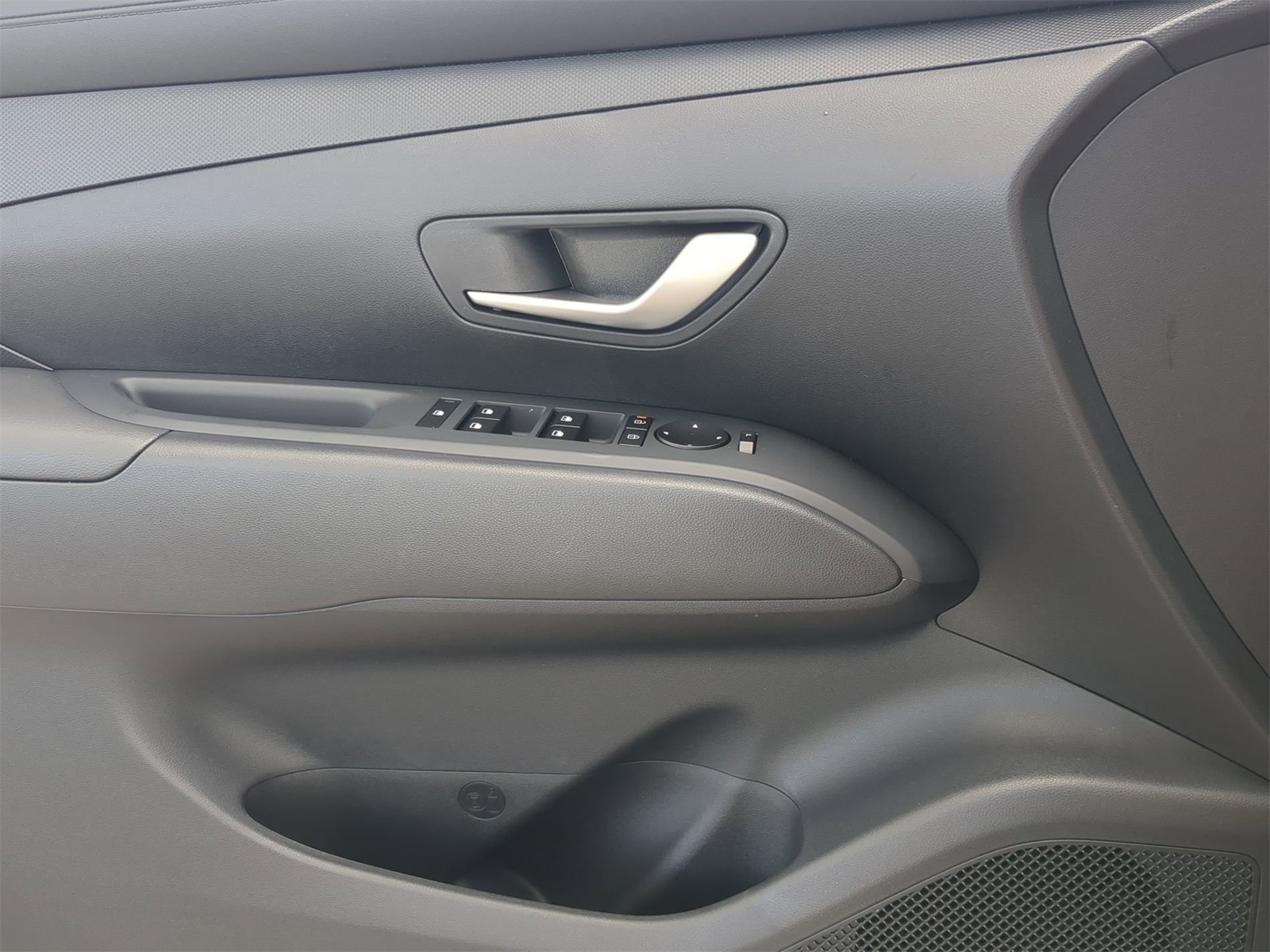 Vehicle image 36 of 38