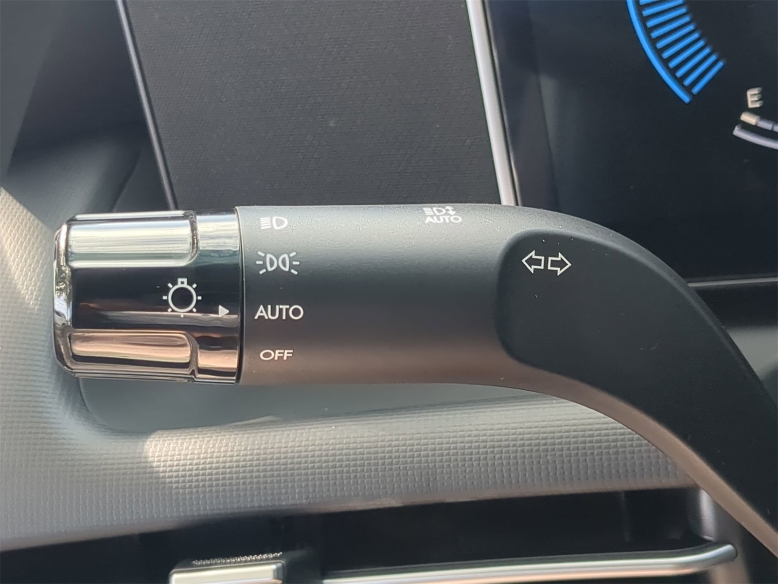 Vehicle image 33 of 38