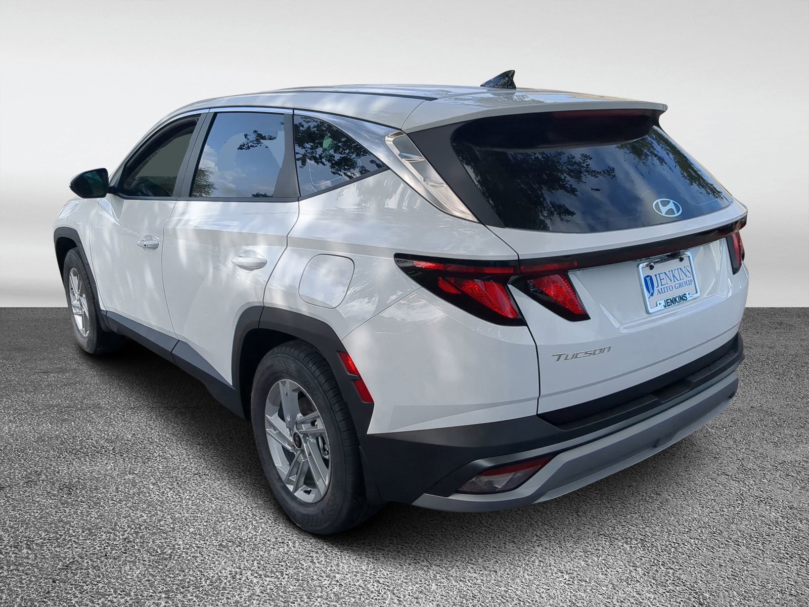 Vehicle image 7 of 38
