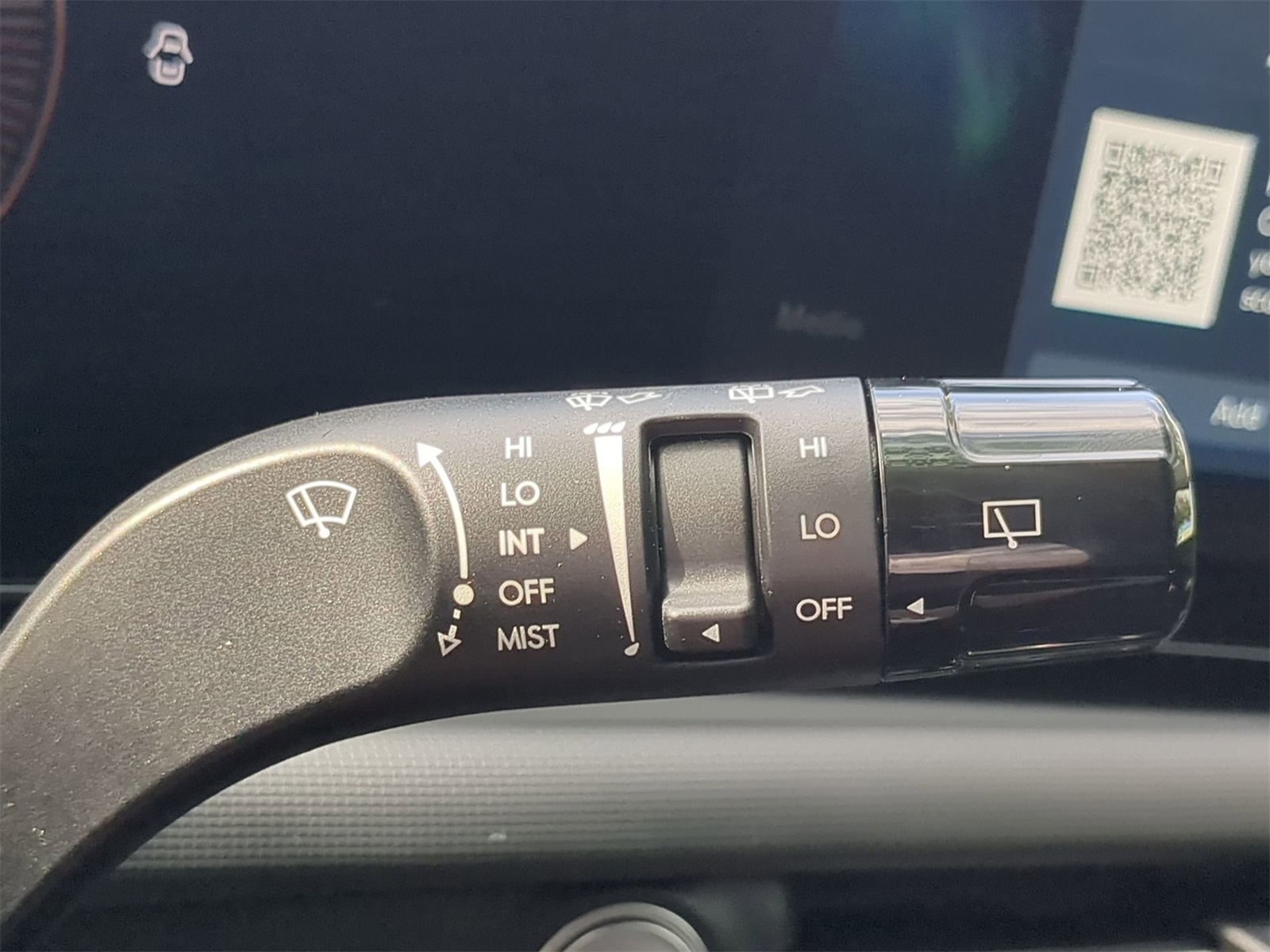 Vehicle image 34 of 38