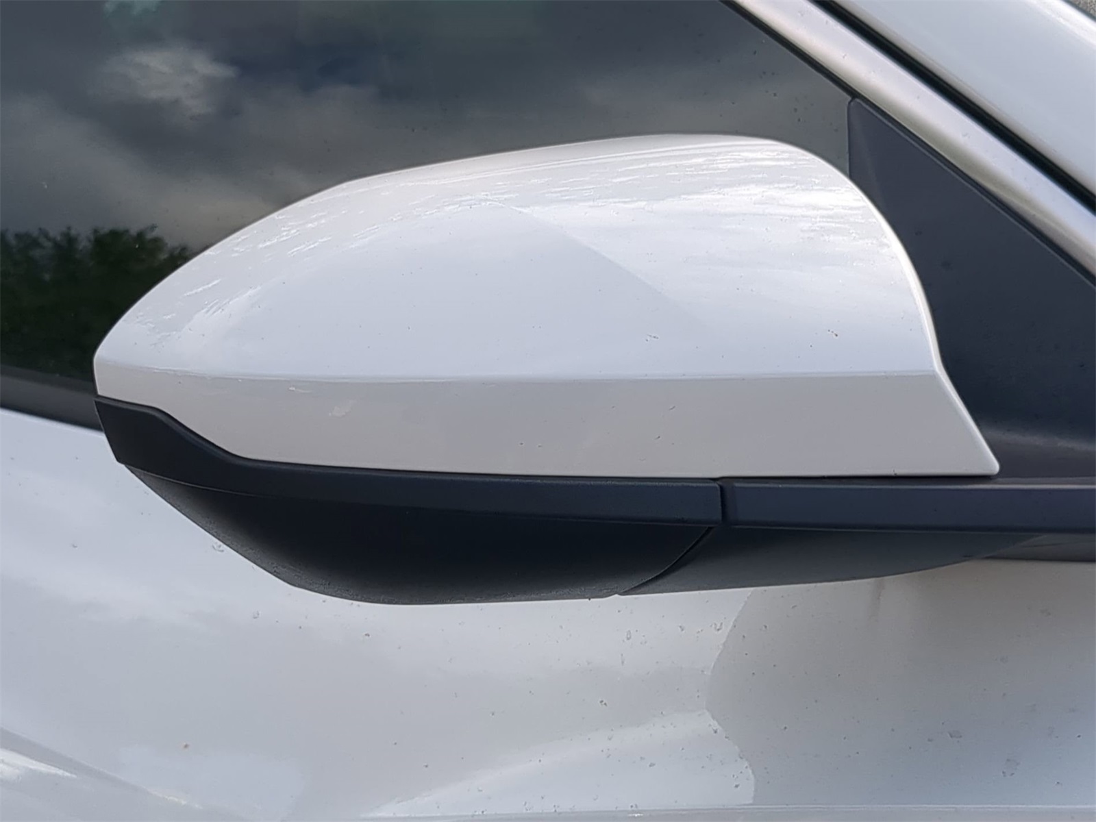 Vehicle image 17 of 38