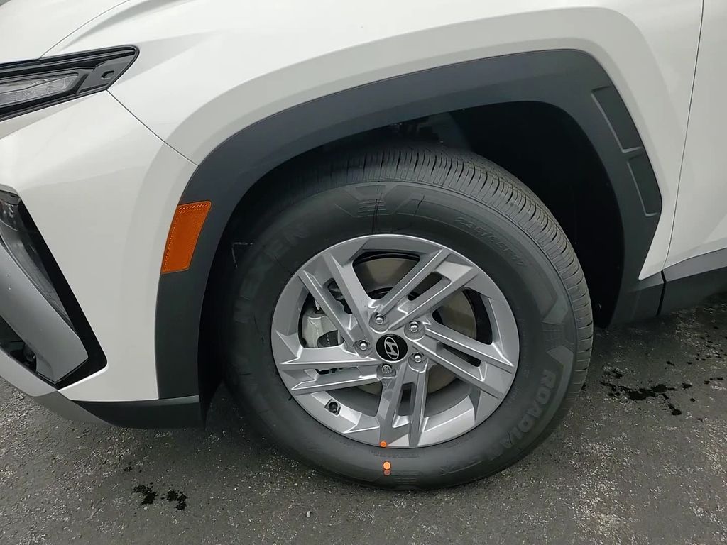 Vehicle image 10 of 23