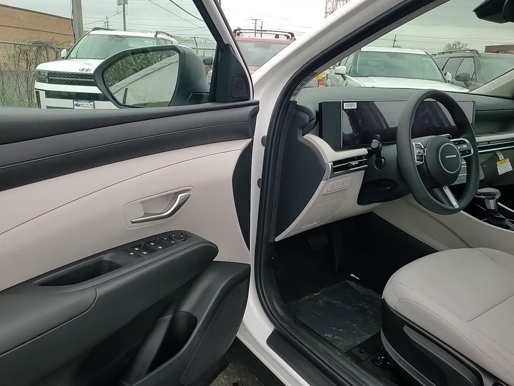 Vehicle image 12 of 23