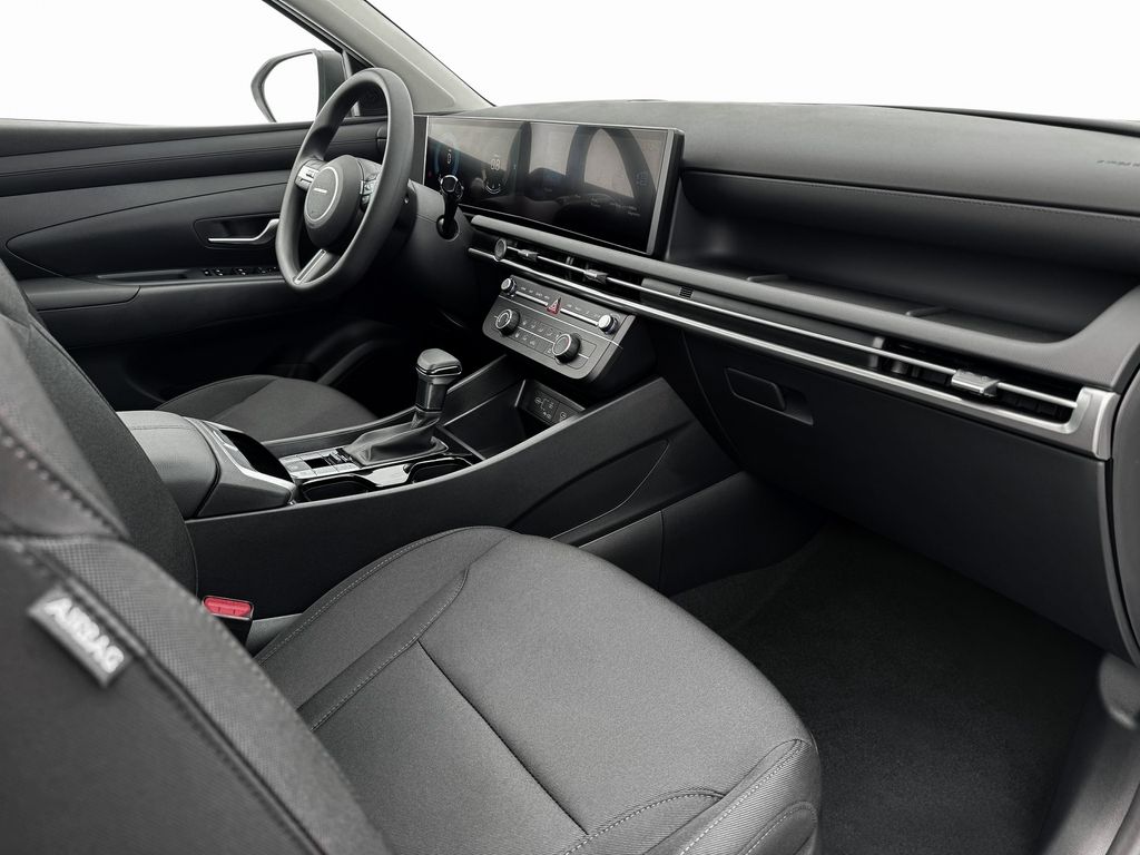 Vehicle image 17 of 26