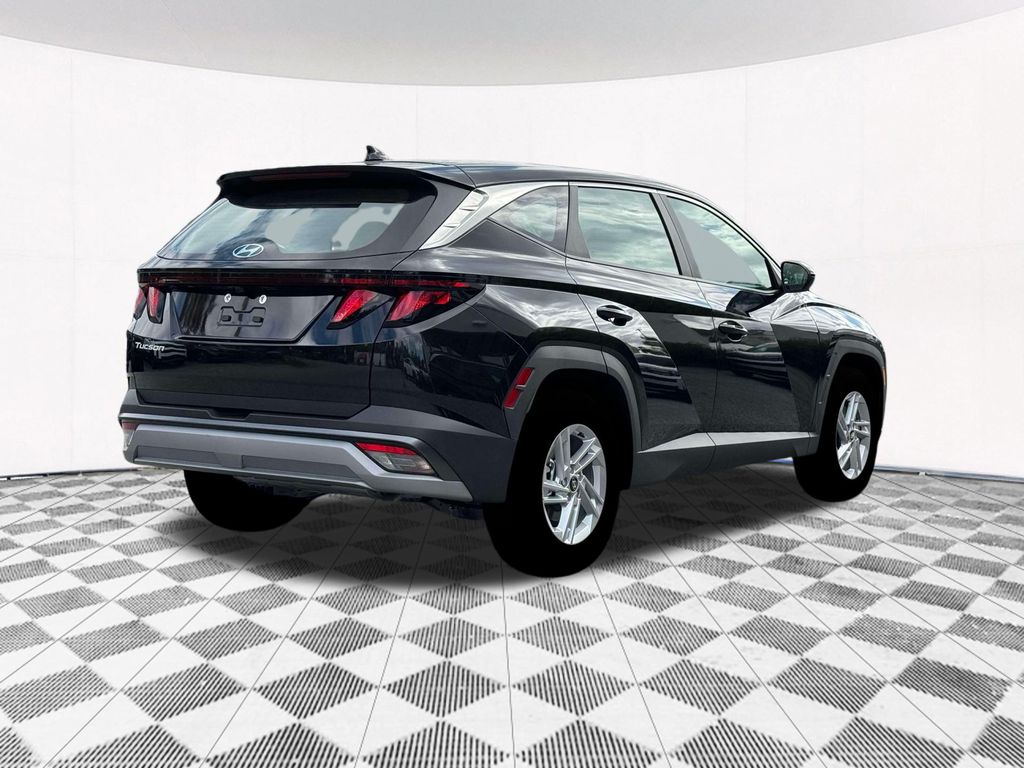 Vehicle image 7 of 26