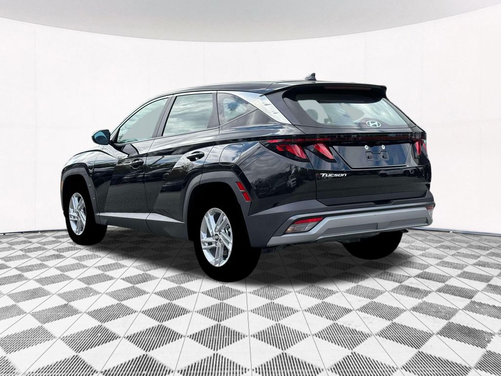 Vehicle image 11 of 26