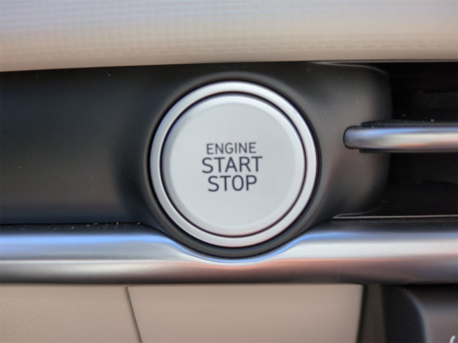Vehicle image 36 of 38
