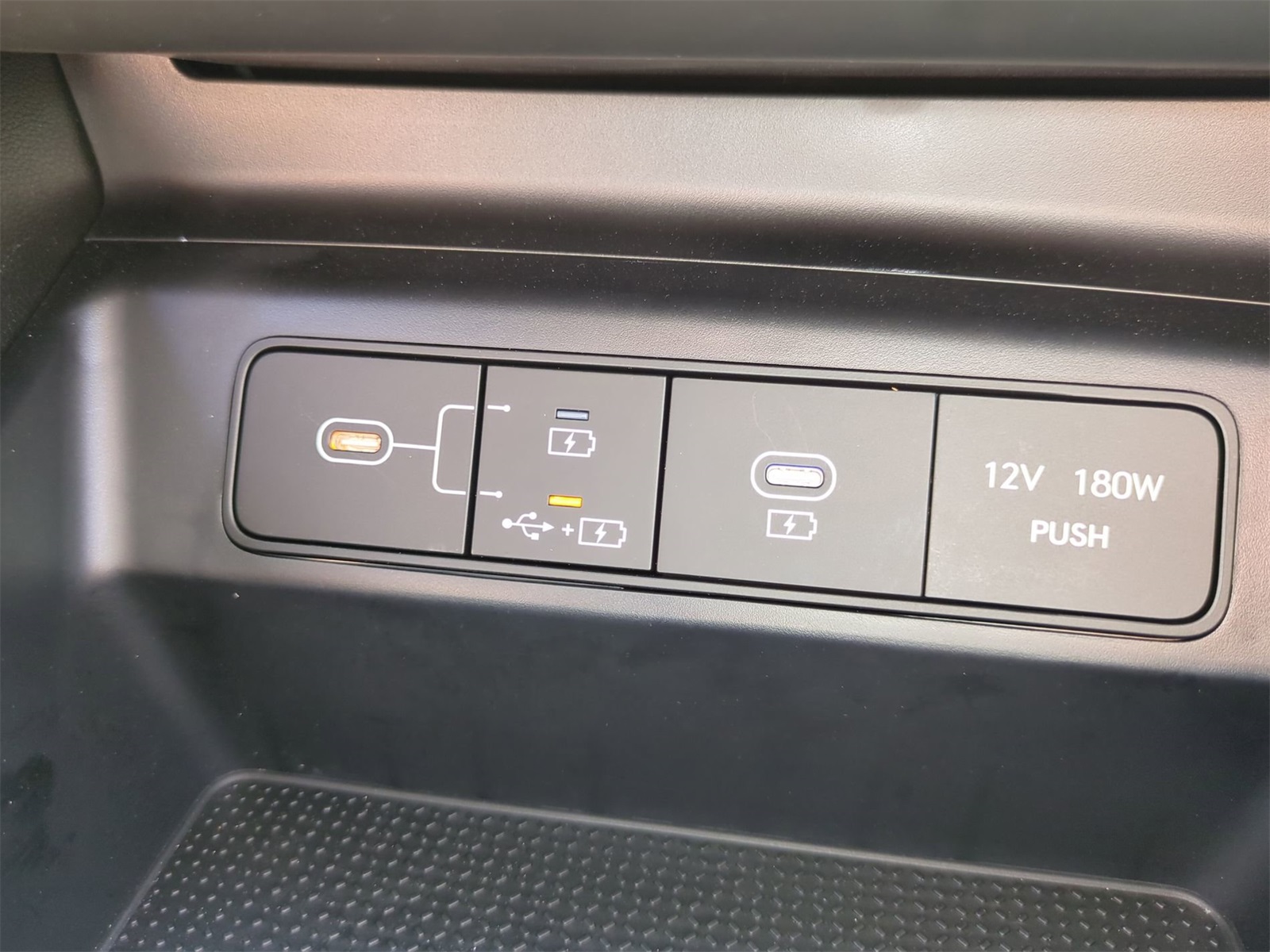 Vehicle image 34 of 38