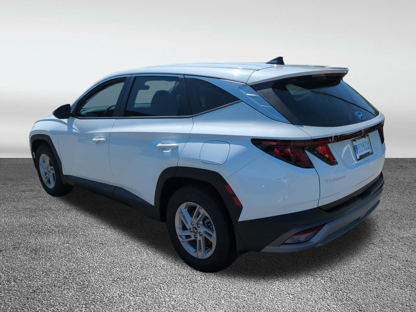 Vehicle image 7 of 38