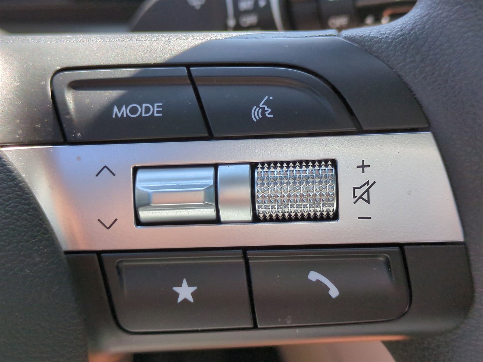 Vehicle image 28 of 38