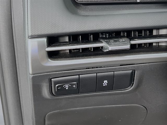 Vehicle image 9 of 24