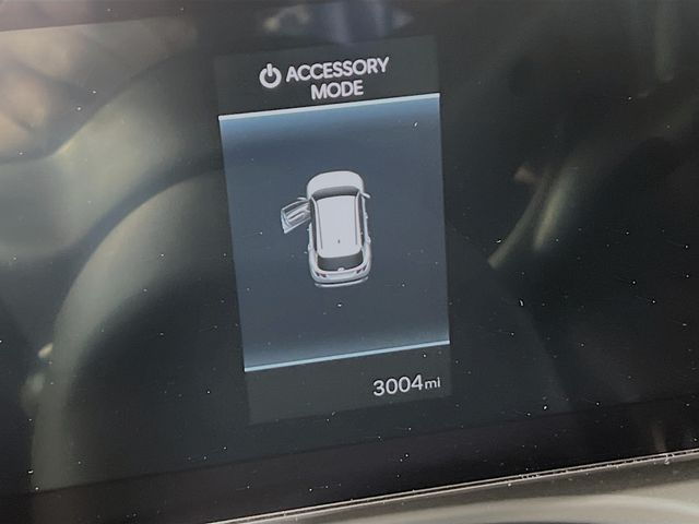Vehicle image 11 of 24