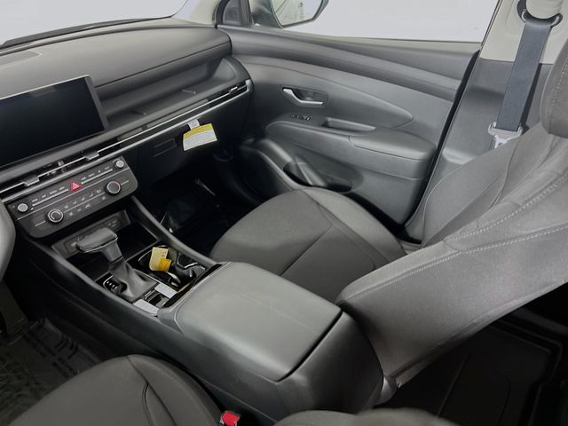 Vehicle image 20 of 24