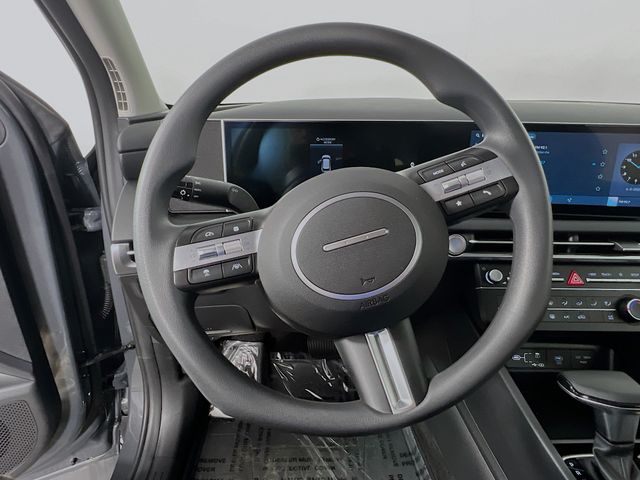 Vehicle image 10 of 24
