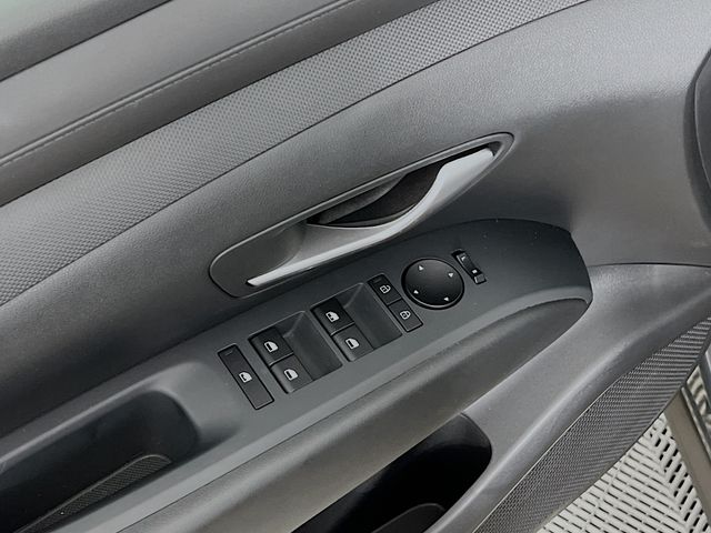 Vehicle image 16 of 24