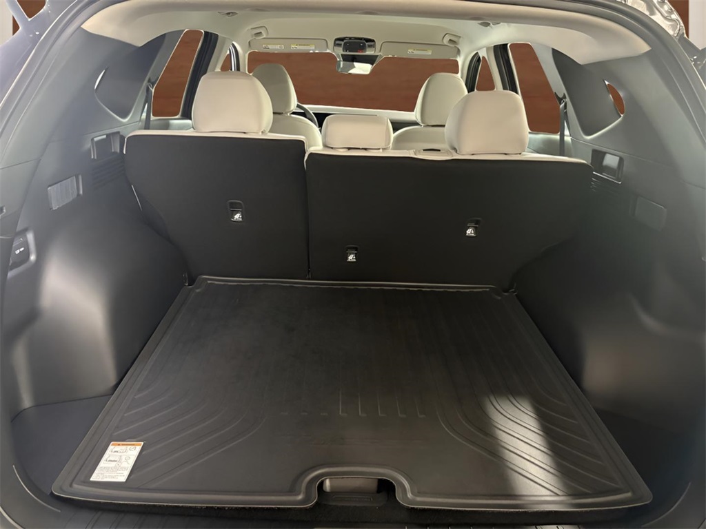 Vehicle image 12 of 25