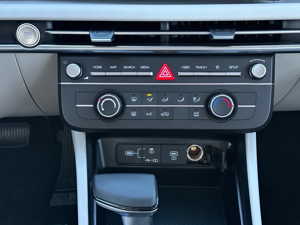Vehicle image 8 of 12
