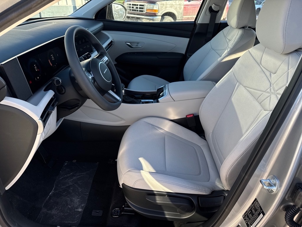 Vehicle image 4 of 12