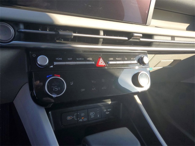 Vehicle image 27 of 36
