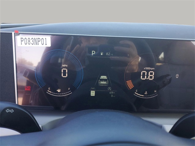 Vehicle image 22 of 36