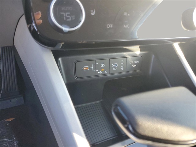 Vehicle image 28 of 36