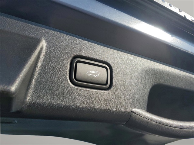 Vehicle image 11 of 36