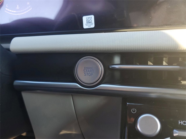 Vehicle image 31 of 36