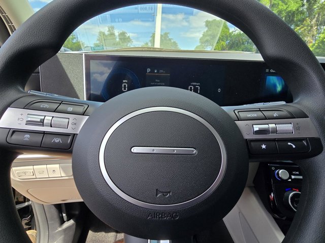Vehicle image 24 of 30