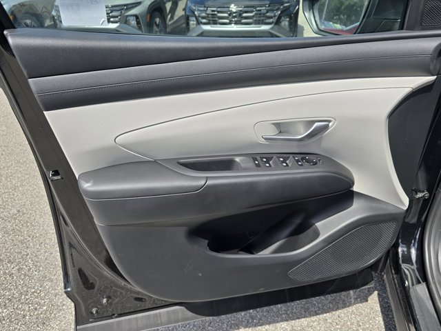 Vehicle image 14 of 30